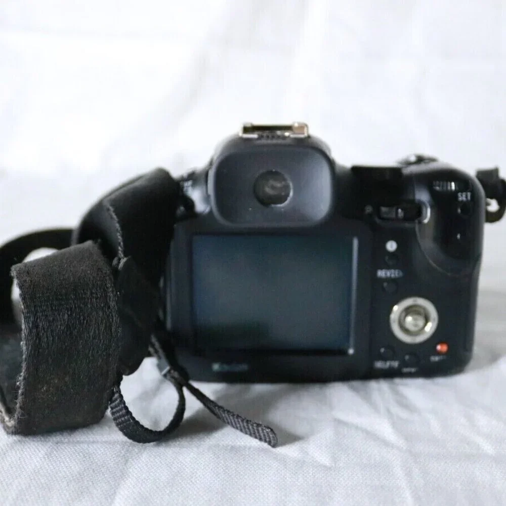 Kodak EasyShare P850 5.1MP Digital Camera - tested with battery only.